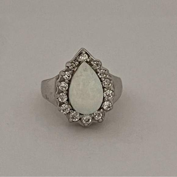3 Carats Opal and White Sterling Silver Ring
